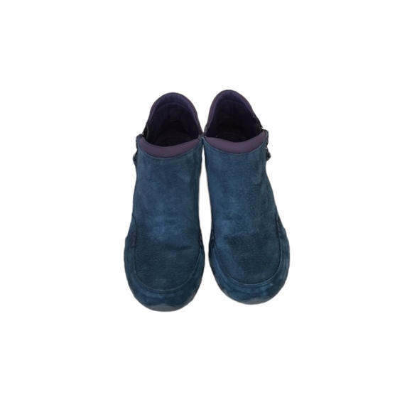 Skechers Relaxed Fit Suede Ankle Boots - Picture 2 of 8